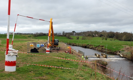 Building works for canoe steps